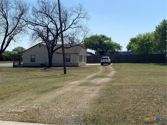 404 E Avenue D, Copperas Cove, TX 76522