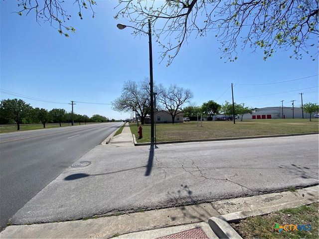 404 E Avenue D, Copperas Cove, TX 76522