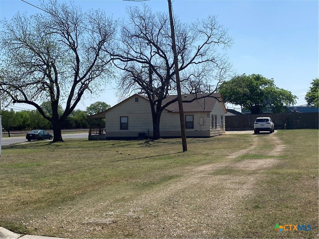 404 E Avenue D, Copperas Cove, TX 76522