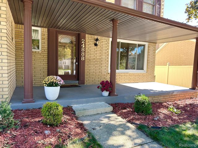 24888 APPLE CREST Drive, Novi, MI 48375