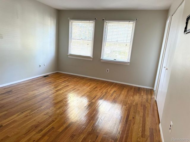 24888 APPLE CREST Drive, Novi, MI 48375