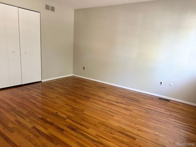 24888 APPLE CREST Drive, Novi, MI 48375