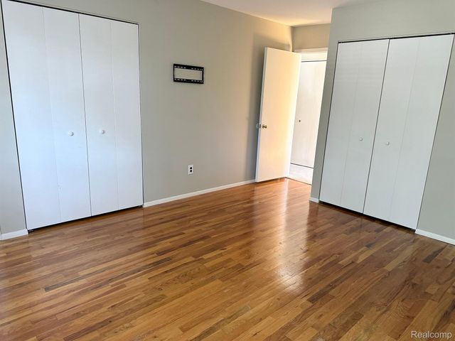 24888 APPLE CREST Drive, Novi, MI 48375