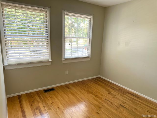 24888 APPLE CREST Drive, Novi, MI 48375