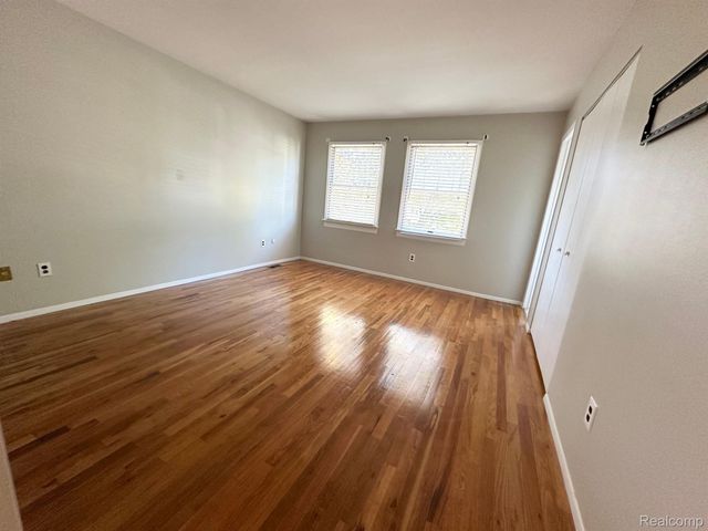 24888 APPLE CREST Drive, Novi, MI 48375