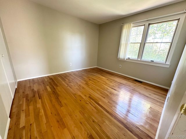 24888 APPLE CREST Drive, Novi, MI 48375