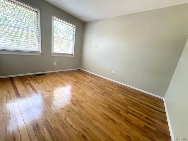 24888 APPLE CREST Drive, Novi, MI 48375