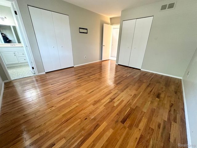 24888 APPLE CREST Drive, Novi, MI 48375