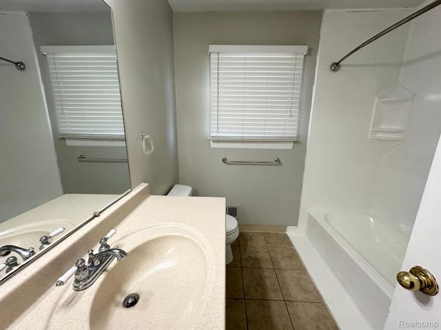 24888 APPLE CREST Drive, Novi, MI 48375