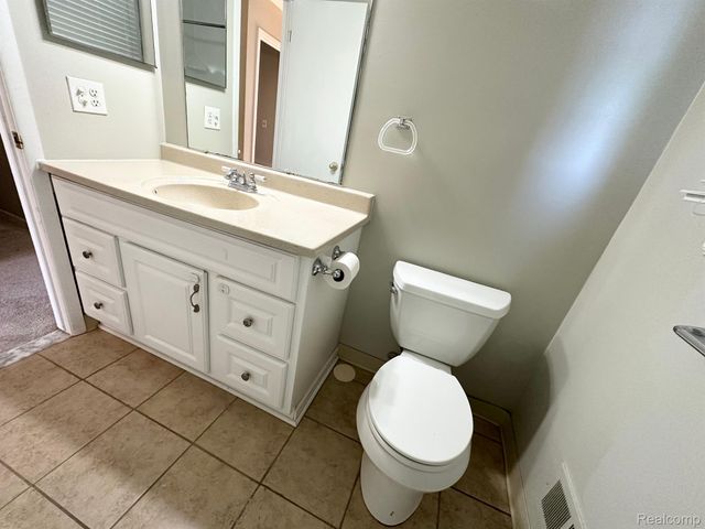 24888 APPLE CREST Drive, Novi, MI 48375