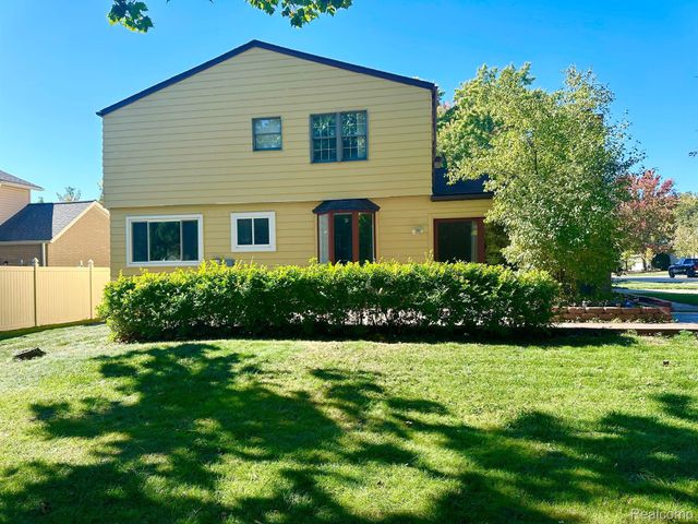 24888 APPLE CREST Drive, Novi, MI 48375