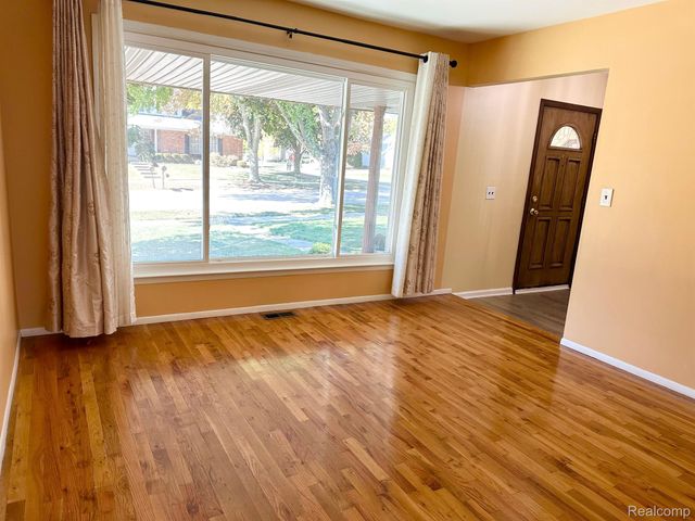 24888 APPLE CREST Drive, Novi, MI 48375