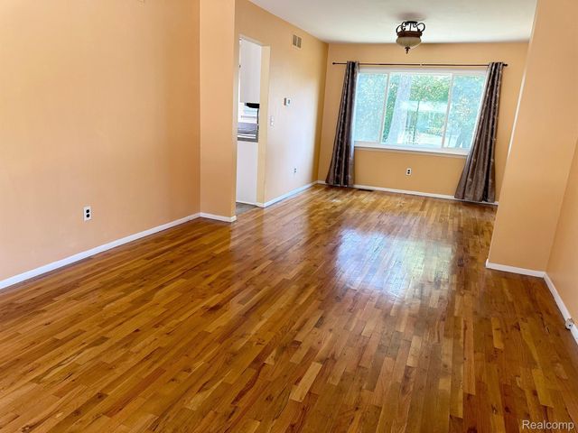 24888 APPLE CREST Drive, Novi, MI 48375