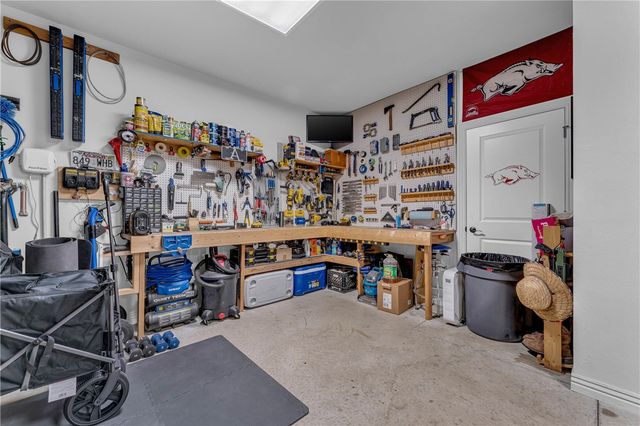 18029 Astor Drive, Fayetteville, AR 72704