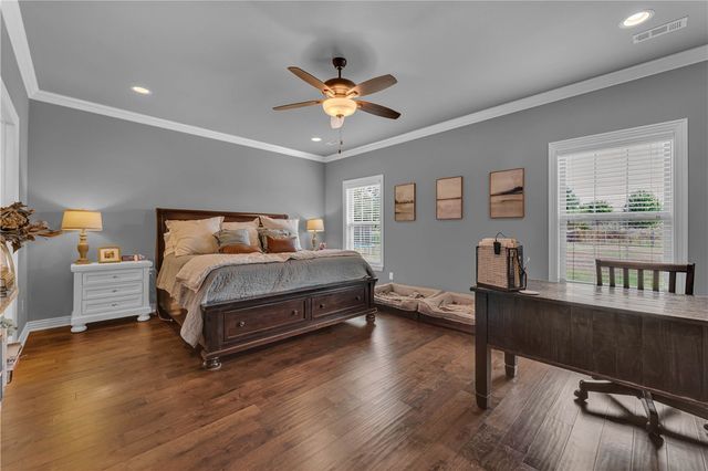 18029 Astor Drive, Fayetteville, AR 72704