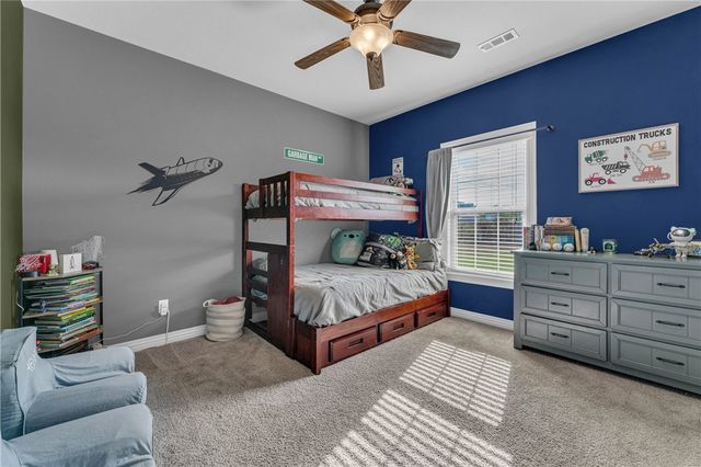 18029 Astor Drive, Fayetteville, AR 72704