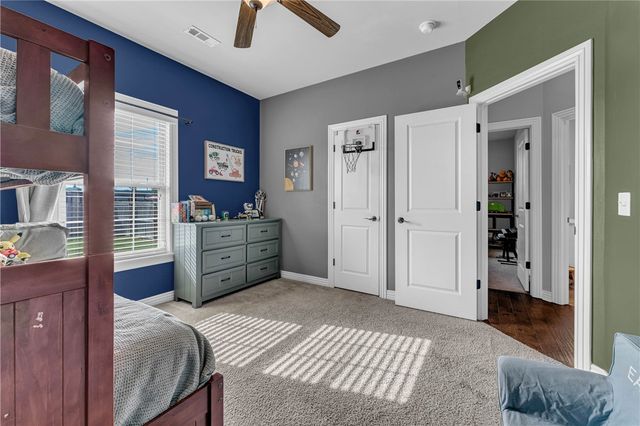 18029 Astor Drive, Fayetteville, AR 72704
