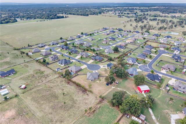 18029 Astor Drive, Fayetteville, AR 72704