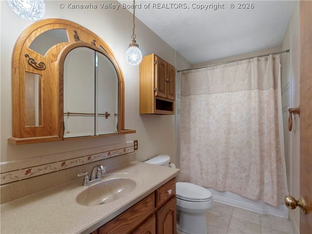 1106 Hollyberry Lane, South Charleston, WV 25309