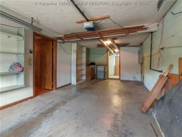 1106 Hollyberry Lane, South Charleston, WV 25309