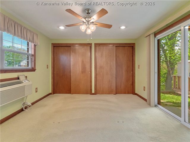1106 Hollyberry Lane, South Charleston, WV 25309