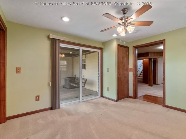1106 Hollyberry Lane, South Charleston, WV 25309