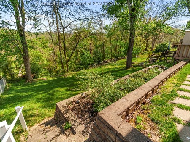 1106 Hollyberry Lane, South Charleston, WV 25309