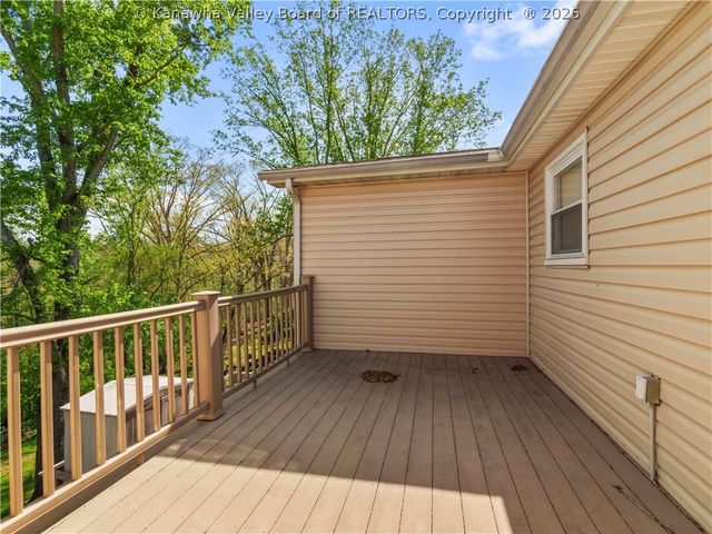 1106 Hollyberry Lane, South Charleston, WV 25309