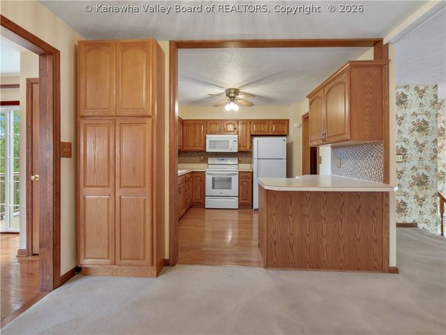 1106 Hollyberry Lane, South Charleston, WV 25309