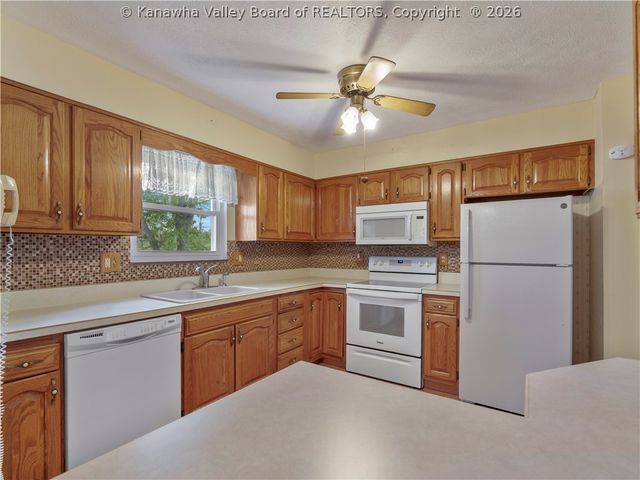 1106 Hollyberry Lane, South Charleston, WV 25309