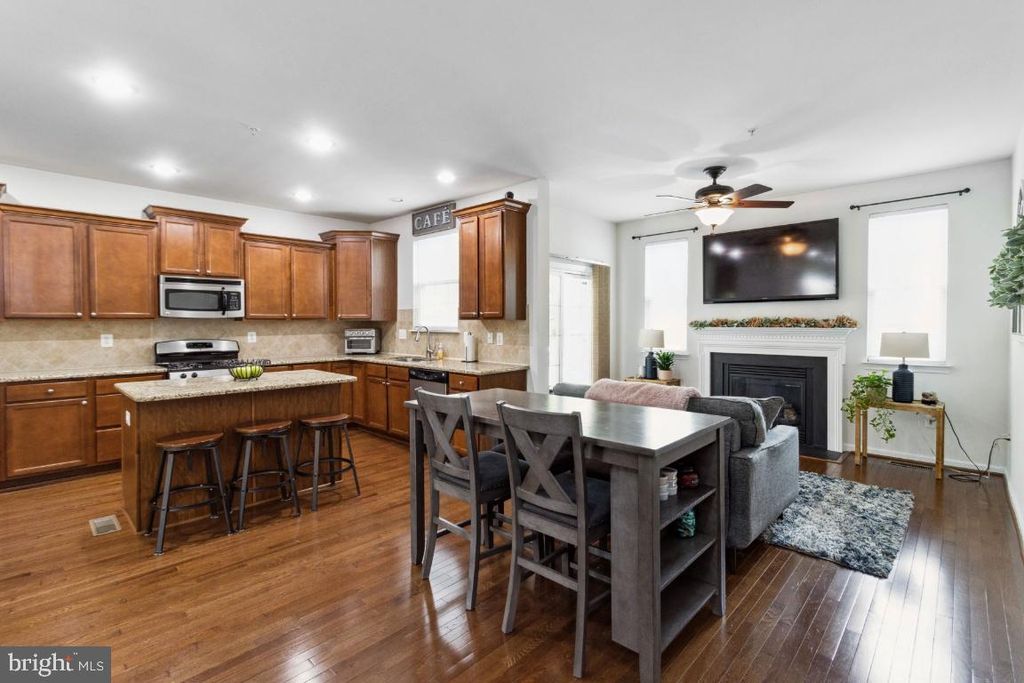 7364 MOCKINGBIRD CIR, Glen Burnie, MD 21060
