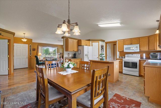 6494 W BUFFALO GRASS LN, Rathdrum, ID 83858