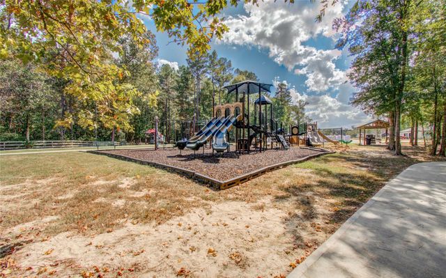 505 Road 6617, Dayton, TX 77535