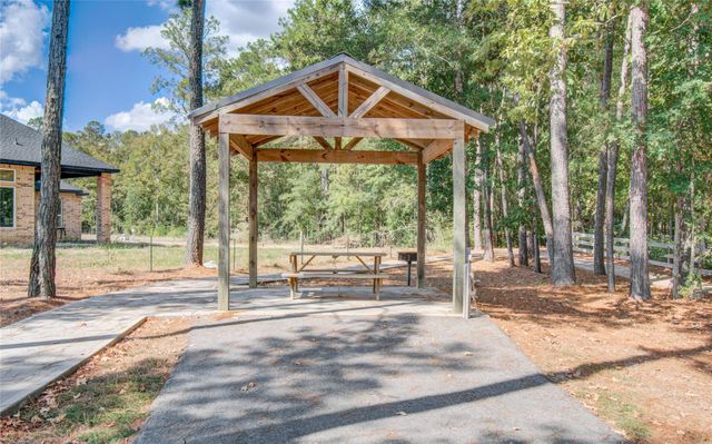 505 Road 6617, Dayton, TX 77535