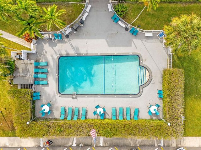 900 Atlantic Shores Blvd 105, Hallandale Beach, FL 33009