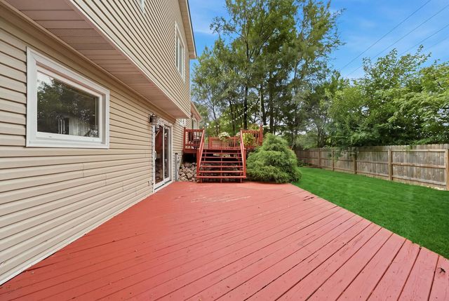 165 ABBEYWOOD Circle, Streamwood, IL 60107