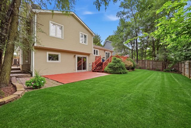 165 ABBEYWOOD Circle, Streamwood, IL 60107