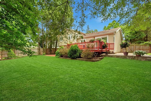 165 ABBEYWOOD Circle, Streamwood, IL 60107