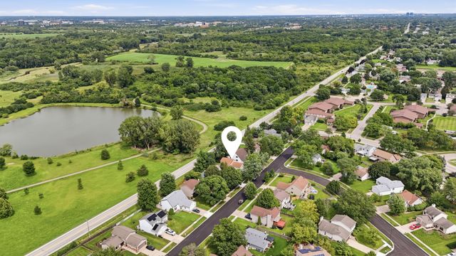165 ABBEYWOOD Circle, Streamwood, IL 60107