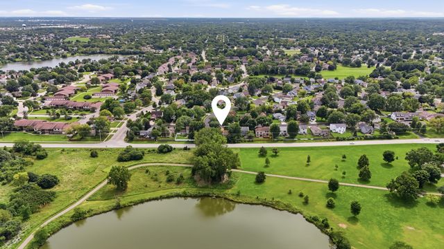165 ABBEYWOOD Circle, Streamwood, IL 60107