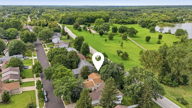 165 ABBEYWOOD Circle, Streamwood, IL 60107