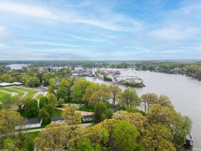 5259 E Willow Court, Monticello, IN 47960