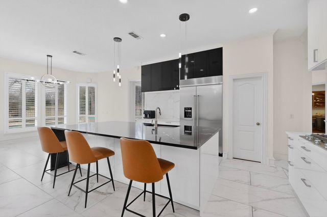 531 E Hickory Ridge Circle, Argyle, TX 76226