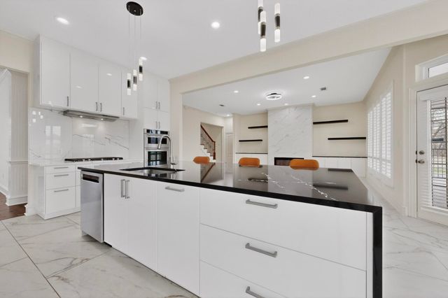 531 E Hickory Ridge Circle, Argyle, TX 76226