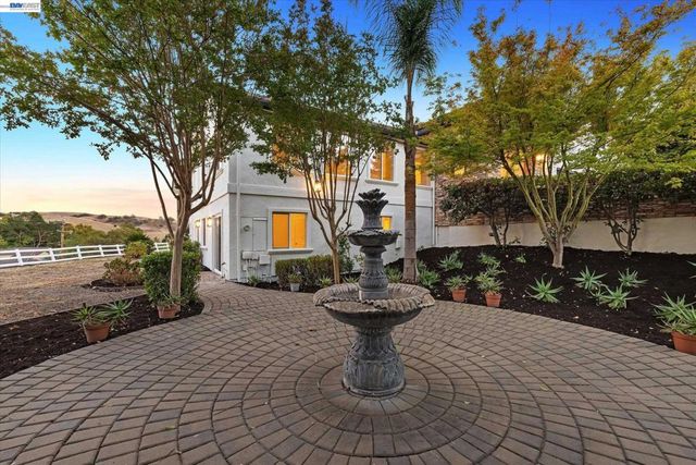31 Hidden Hills Pl, Danville, CA 94506