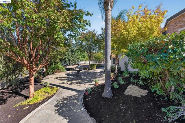 31 Hidden Hills Pl, Danville, CA 94506