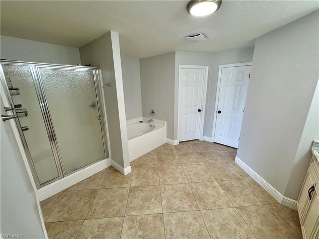 3829 SW 17th PL, Cape Coral, FL 33914