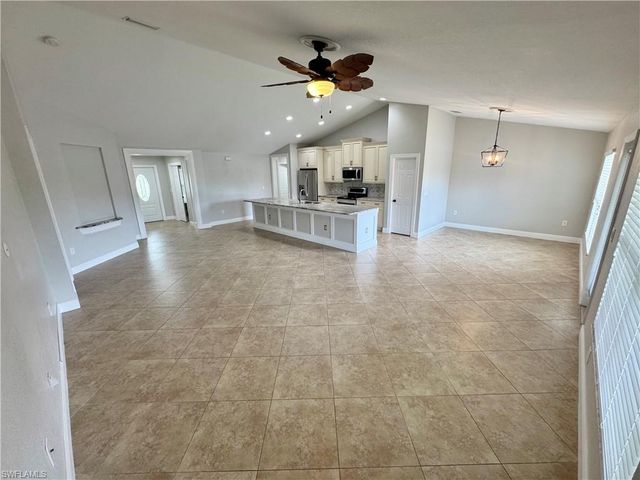 3829 SW 17th PL, Cape Coral, FL 33914