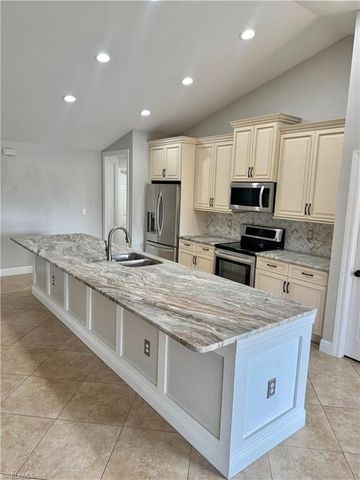 3829 SW 17th PL, Cape Coral, FL 33914