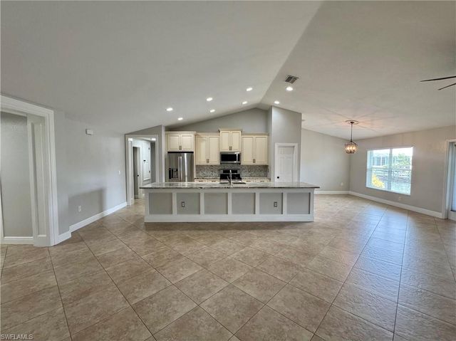 3829 SW 17th PL, Cape Coral, FL 33914